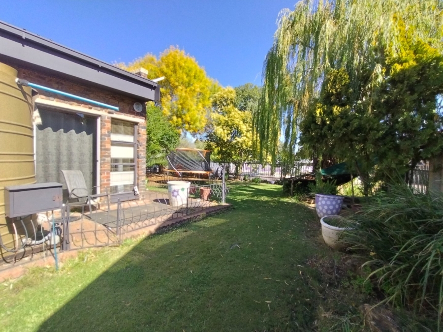5 Bedroom Property for Sale in Fichardt Park Free State